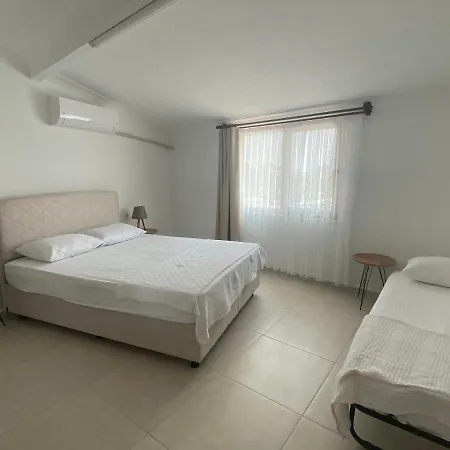 Apartament Yat Limani'nda Denize Sifir Genis Super Ev-2 Datça