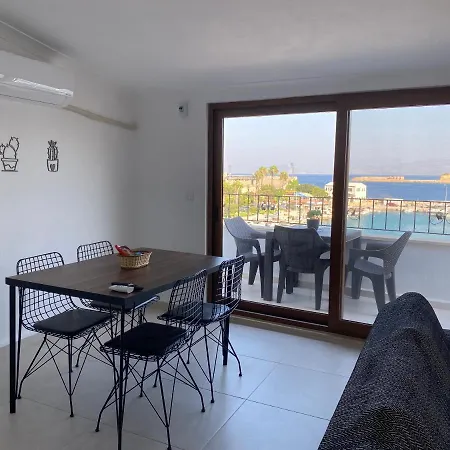 Apartament Yat Limani'nda Denize Sifir Genis Super Ev-2 *