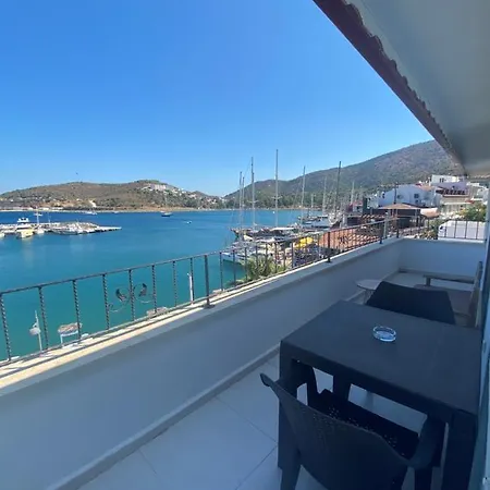 Apartament Yat Limani'nda Denize Sifir Genis Super Ev-2